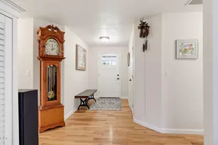 848 Forest Glen Dr, Central Point, OR 97502 - Photo 9