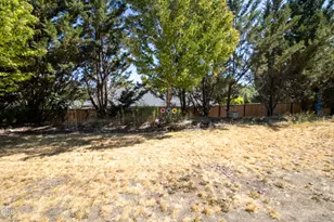 209 N W Stone Fly Ct, Grants Pass, OR 97526 - Photo 33