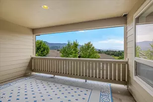 965 Camelot Dr, Ashland, OR 97520 - Photo 13