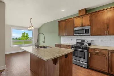 965 Camelot Drive, Ashland, OR 97520 - Photo 9