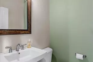 965 Camelot Dr, Ashland, OR 97520 - Photo 23