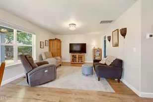 649 Spring Valley Dr, Medford, OR 97501 - Photo 15