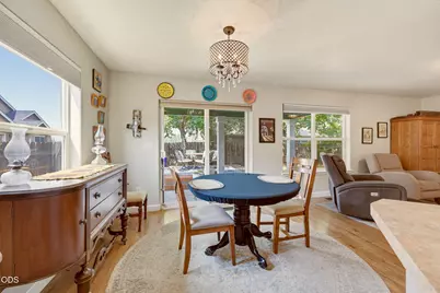 649 Spring Valley Drive, Medford, OR 97501 - Photo 13