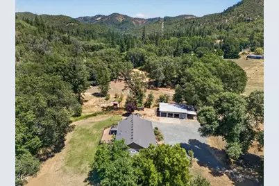 1943 Wards Creek Road, Rogue River, OR 97537 - Photo 3