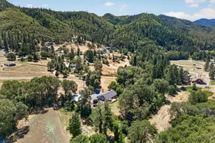 1943 Wards Creek Rd, Rogue River, OR 97537 - Photo 43