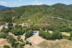 1943 Wards Creek Rd, Rogue River, OR 97537 - Photo 41
