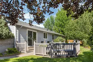 2142 NW Nickernut Ave, Redmond, OR 97756 - Photo 35
