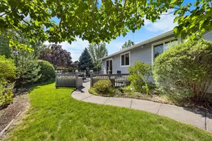 2142 NW Nickernut Ave, Redmond, OR 97756 - Photo 37