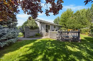 2142 NW Nickernut Ave, Redmond, OR 97756 - Photo 31