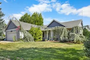 2142 NW Nickernut Ave, Redmond, OR 97756 - Photo 43