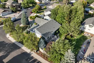 2142 NW Nickernut Ave, Redmond, OR 97756 - Photo 49