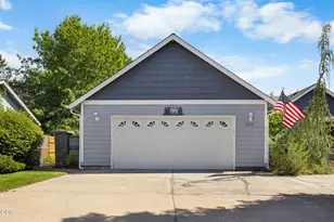 2142 NW Nickernut Ave, Redmond, OR 97756 - Photo 41
