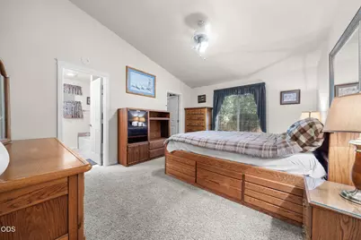 2142 NW Nickernut Avenue, Redmond, OR 97756 - Photo 21