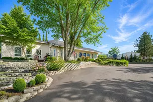 4935 Cherry Ln, Medford, OR 97504 - Photo 43