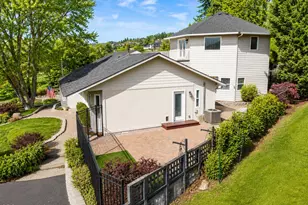 4935 Cherry Ln, Medford, OR 97504 - Photo 47