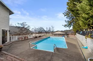4935 Cherry Ln, Medford, OR 97504 - Photo 15