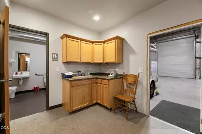 658 W Dutton Road, Eagle Point, OR 97524 - Photo 7
