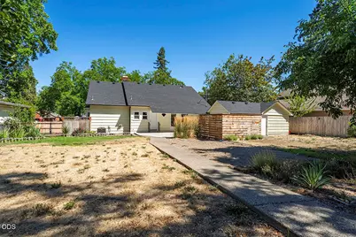 736 NW 3rd Street, Grants Pass, OR 97526 - Photo 33