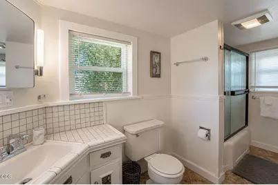 289 E Park Street, Grants Pass, OR 97527 - Photo 17