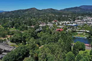 289 E Park St, Grants Pass, OR 97527 - Photo 47