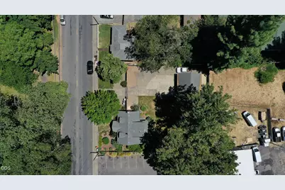 289 E Park Street, Grants Pass, OR 97527 - Photo 45