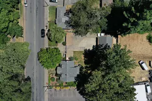 289 E Park St, Grants Pass, OR 97527 - Photo 45