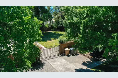 289 E Park Street, Grants Pass, OR 97527 - Photo 43
