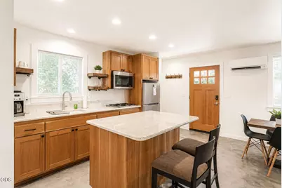 289 E Park Street, Grants Pass, OR 97527 - Photo 27