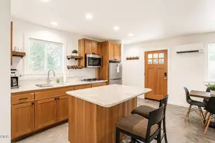 289 E Park St, Grants Pass, OR 97527 - Photo 27