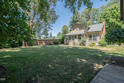 289 E Park Street, Grants Pass, OR 97527 - Photo 29