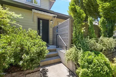 39 N Mountain Avenue, Ashland, OR 97520 - Photo 1