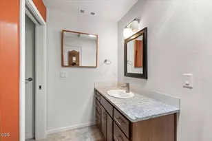 39 N Mountain Ave, Ashland, OR 97520 - Photo 21