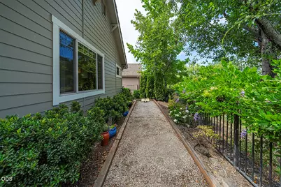 232 Island Pointe Drive, Medford, OR 97504 - Photo 29