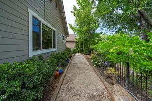 232 Island Pointe Dr, Medford, OR 97504 - Photo 29
