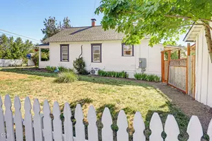 700 N 5th, Jacksonville, OR 97530 - Photo 9