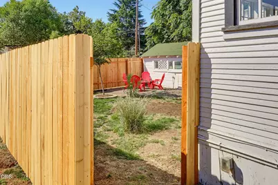 700 N 5th, Jacksonville, OR 97530 - Photo 21