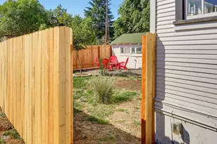 700 N 5th, Jacksonville, OR 97530 - Photo 21
