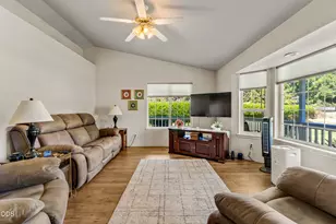 181 Jo Creek Pl, Merlin, OR 97532 - Photo 17