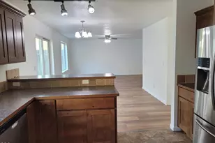 2470 Herrington Way, Medford, OR 97504 - Photo 7