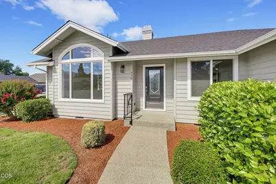 538 SW Leonard Street, Grants Pass, OR 97526 - Photo 3