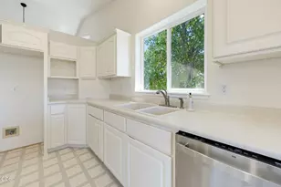 538 SW Leonard St, Grants Pass, OR 97526 - Photo 17