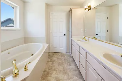 538 SW Leonard Street, Grants Pass, OR 97526 - Photo 39