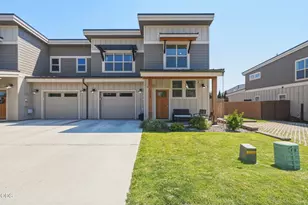3622 SW Badger Ave, Redmond, OR 97756 - Photo 1