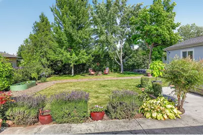 2680 Elliott Avenue, Medford, OR 97501 - Photo 3