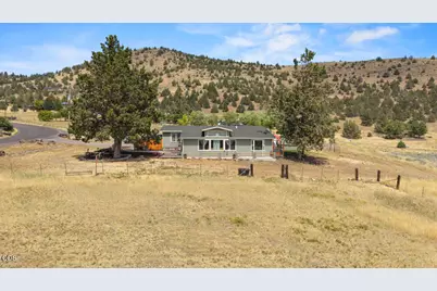 11453 Hill Road, Klamath Falls, OR 97603 - Photo 1