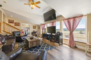 11453 Hill Rd, Klamath Falls, OR 97603 - Photo 9