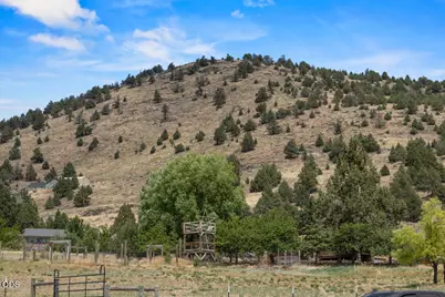 11453 Hill Road, Klamath Falls, OR 97603 - Photo 41