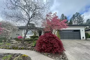 2446 Heritage Way, Medford, OR 97504 - Photo 41