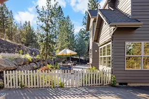 3193 N W Colonial Dr, Bend, OR 97703 - Photo 27