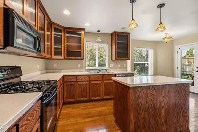 657 Spring Valley Drive, Medford, OR 97501 - Photo 9